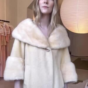 Vintage 1960’s Ivory Cream Lilli Ann Mohair and Mink Fur Ivory Cream Swing Coat